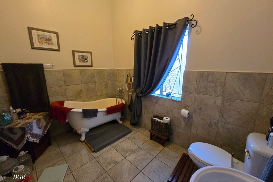 4 Bedroom Property for Sale in Herlear Northern Cape